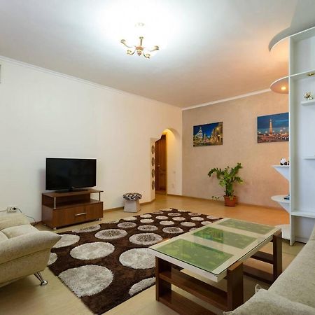 Nadezhda Apartments In Samal Алма Ата Екстериор снимка