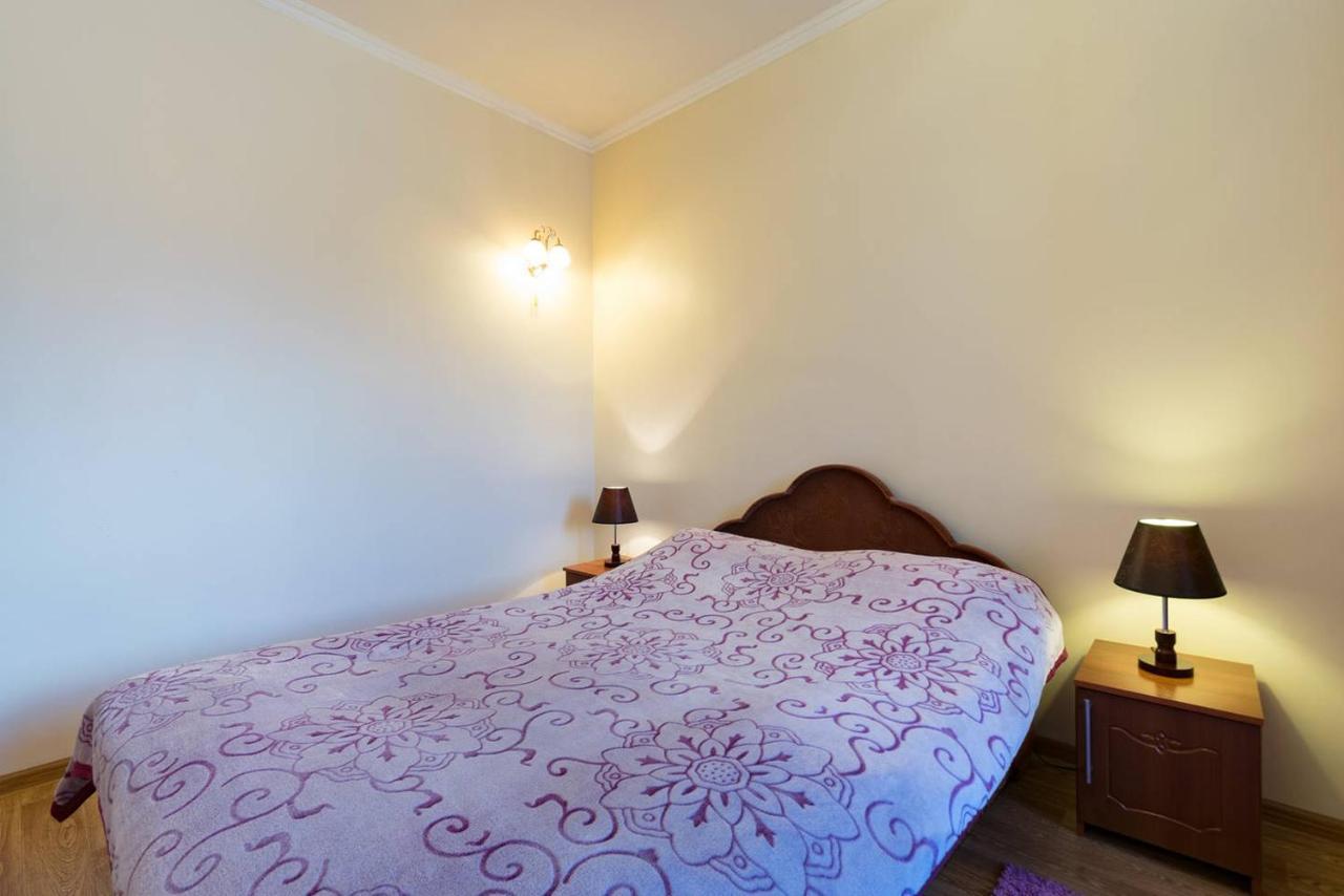 Nadezhda Apartments In Samal Алма Ата Екстериор снимка