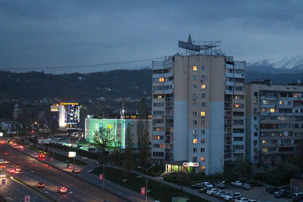 Nadezhda Apartments In Samal Алма Ата Стая снимка